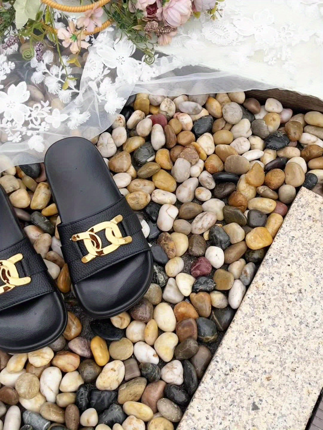 1 Pair Women'S Summer Fashion Elegant Golden Buckle Round Toe Slides, Casual Comfort Slip-On Sandals for Beach, Party, Commute, Indoor & Outdoor - Low Heel, Polyurethane Upper, Fabric Inner, EVA Sole & Insole