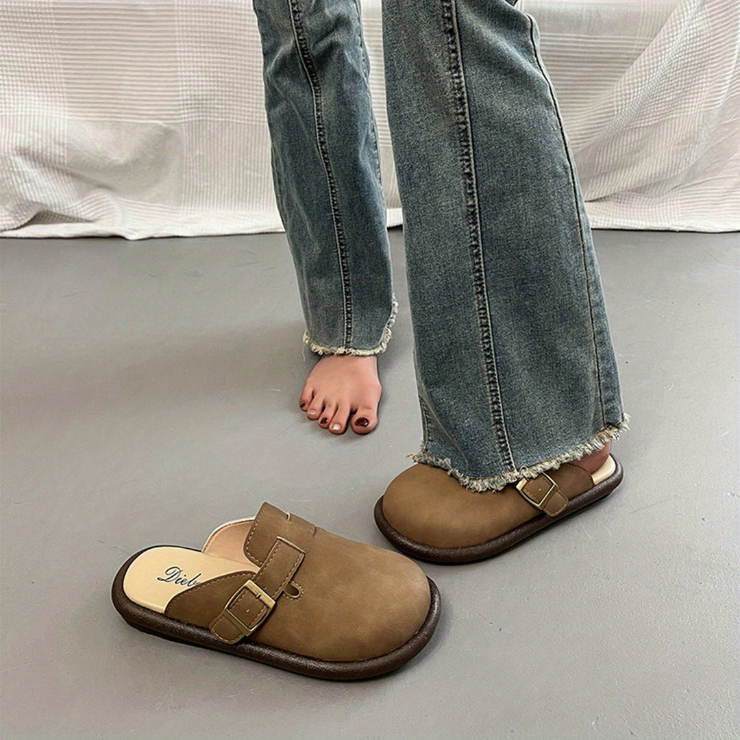 New Women'S Shoes Featuring Retro Clogs with a Round Toe, Easy to Slip On, Comfortable, Versatile, And Available in Larger Sizes.