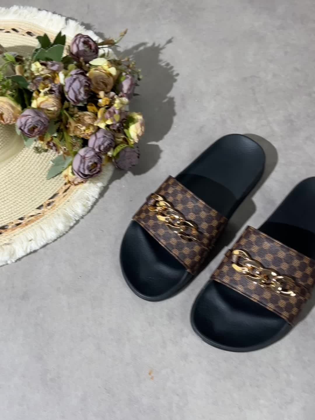 Glam Style Women'S Slides, EVA Foam Insole & Sole, Fabric Inner, Round Toe Slip-On Sandals with Chain Detail, Breathable Lightweight Comfort, with All-Season Versatile Footwear for North America & European Special